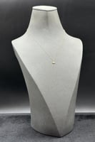 عقد مثلث ذهب تصميم الماس عيار 18 وزن من 0.3 الى 0....