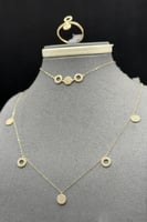 طقم ذهب صغير عيار 18 نقاط الأناقة وزن من 3 إلى 3.1...