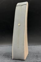 اسوارة وردة ذهب صافي عيار 18 وزن 0.4 جرام