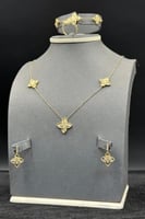 طقم زهرة ذهب تصميم الماس عيار 18 وزن 19.1 جرام