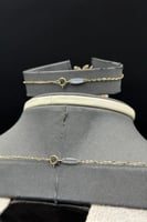 طقم زهرة ذهب مع باقيت تصميم الماس عيار 18 وزن 15.6...