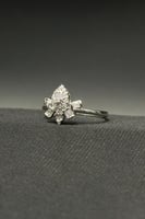 خاتم الماس وزن الذهب : 2.32 جرام وزن الألماس : 0.2...