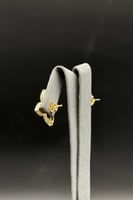 حلق وردة ( حجم وسط ) ذهب تصميم الماس عيار 18 وزن 4...