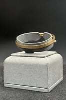 اسوارة مع خاتم ذهب تصميم الماس عيار 18 وزن من 20.9...