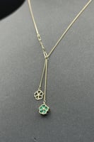 عقد وردة ذهب مع صدف ملون عيار 18 وزن من 1.1 الى 1....