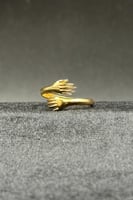 خاتم العناق ذهب صافي عيار 21 وزن من 1.8 الى 1.9 جر...