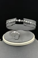 طقم ذهب ابيض تصميم الماس عيار 18 وزن 12.3 جرام