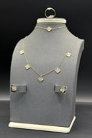 طقم اطفال وردات ذهب صافي عيار 18 وزن 3.4 جرام