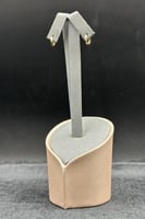 حلق ذهب صافي ايطالي عيار 18 وزن من 0.6 الى 0.7 جرا...