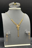 طقم وردات ذهب صافي عيار 21 وزن 11 جرام