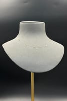 شوكر وردات ذهب تصميم الماس عيار 18 وزن 0.6 جرام