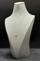 عقد الماس وزن الذهب : 2.02 جرام وزن الألماس : 0.05...