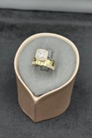 دبله ذهب تصميم الماس مع فص سوليتير عيار 18 وزن من...