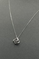 عقد الماس وزن الذهب : 0.34 جرام وزن الألماس : 0.07...