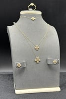 طقم ذهب عيار 18 أربع بتلات وزن 3.3 جرام