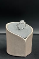 خاتم الماس وزن الذهب : 1.97 جرام وزن الألماس : 0.2...