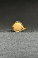 خاتم دائري ذهب صافي عيار 21 وزن من 2.3 الى 2.4 جرا...