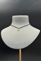 تعليقة اطفال وردة مفرغة ذهب صافي عيار 18 وزن 0.7 ج...