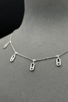 شوكر مستطيل ذهب ابيض تصميم الماس عيار 18 وزن من 5....