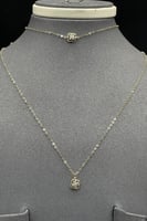 طقم وردة ذهب تصميم الماس عيار 18 وزن 1.7 جرام