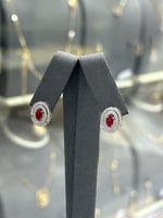 حلق ذهب مع فص بالوان متعددة