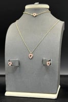 طقم اطفال قلب ذهب تصميم الماس عيار 18 وزن 5 جرام