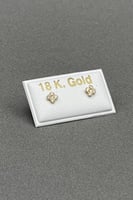 حلق طبي وردة ذهب تصميم الماس عيار 18