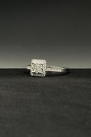 خاتم الماس وزن الذهب : 1.97 جرام وزن الألماس : 0.2...