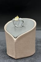 خاتم ذهب ابيض مع فص فانسي عيار 18 وزن من 1.8 الى 2...