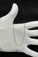 عقد كرات ذهب صافي عيار 18 وزن من 5.3 الى 5.4 جرام