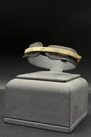 اسوارة مع خاتم وردة ذهب تصميم الماس عيار 18 وزن من...