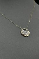 عقد ذهب عيار 18 شكل دائرة بتصميم الماس - الوزن 1.4...