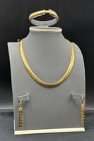 نصف طقم ذهب صافي ايطالي عيار 18 وزن 32 جرام