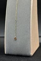 اسوارة كور مع قلب ذهب صافي عيار 18 وزن 0.6 جرام