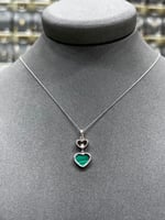 تعليقة الماس مع ذهب أبيض بتصميم قلوب فخم ملون بمين...