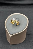 دبلة مع فص سوليتير عيار 21 وزن من 3.8 الى 4 جرام