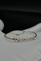 اسوارة اطفال وردات ذهب تصميم الماس عيار 18 وزن من...