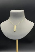 عقد مستطيل ذهب تصميم الماس عيار 18 وزن 6.4 جرام