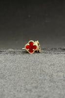 حلق وردة ذهب مع فص احمر عيار 18 وزن 2.2 جرام