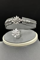 طقم ذهب أبيض للعروس عيار 18 إشراقة العهد وزن 19.2...