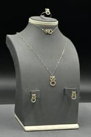 طقم ذهب جديد شكل تايجر بتصميم الماس عيار 18 بوزن 3...