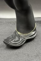 كف دمعة ذهب مع صدف ابيض عيار 18 وزن 1.6 جرام