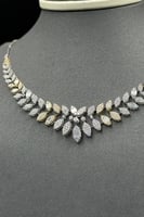 طقم زهرة ذهب تصميم الماس عيار 18 وزن 13.5 جرام