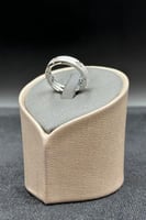 دبلة وردة ذهب ابيض تصميم الماس عيار 18 وزن 2.9 جرا...