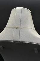 شال وردة ذهب تصميم الماس عيار 18 وزن 4.5 الى 4.6 ج...