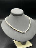 عقد ذهب ابيض مع لولو تصميم رقم2