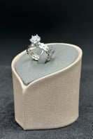 دبلة خلية توينز ذهب ابيض مع فص سوليتير عيار 18 وزن...