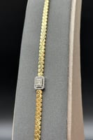 اسوارة ذهب مع باقيت تصميم الماس عيار 18 وزن 8.6 جر...