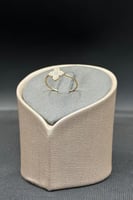 خاتم زهرة ذهب تصميم الماس عيار 18 وزن من 0.7 الى 0...