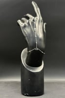 كف مستطيل ذهب ابيض تصميم الماس عيار 18 وزن 3.9 جرا...